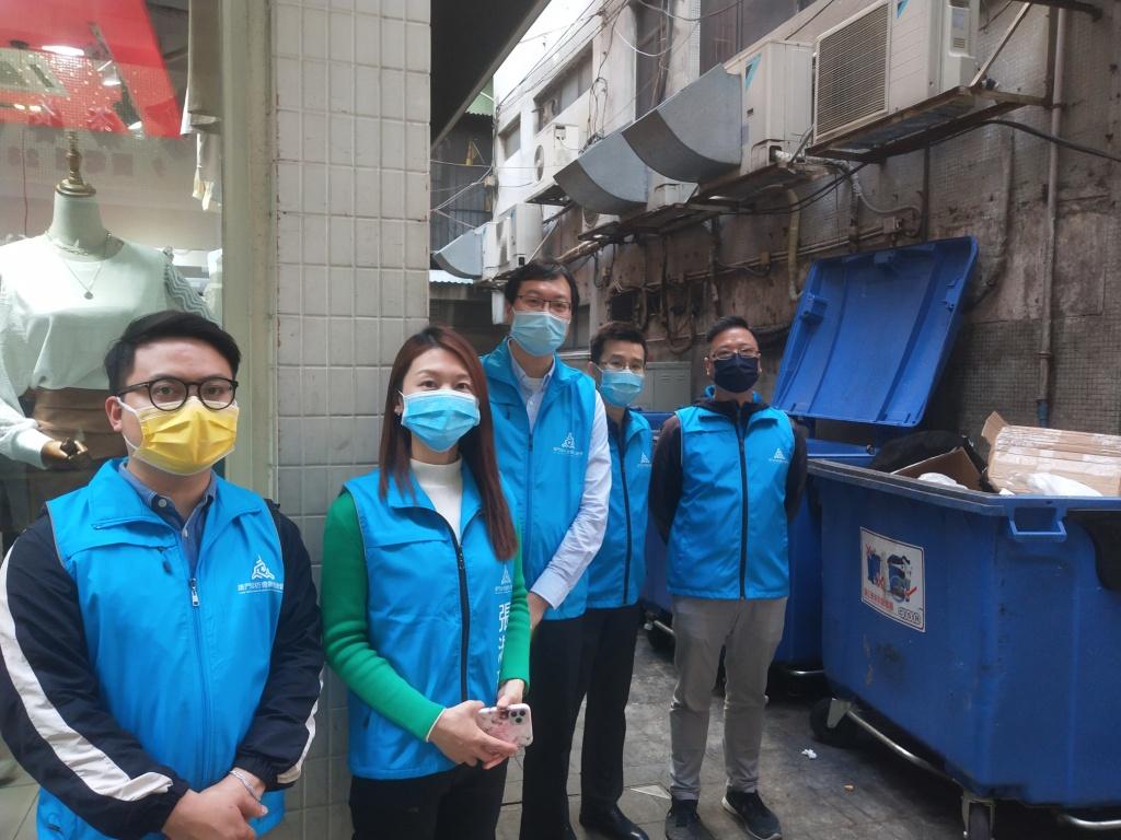 左起.jpg 左起.jpg